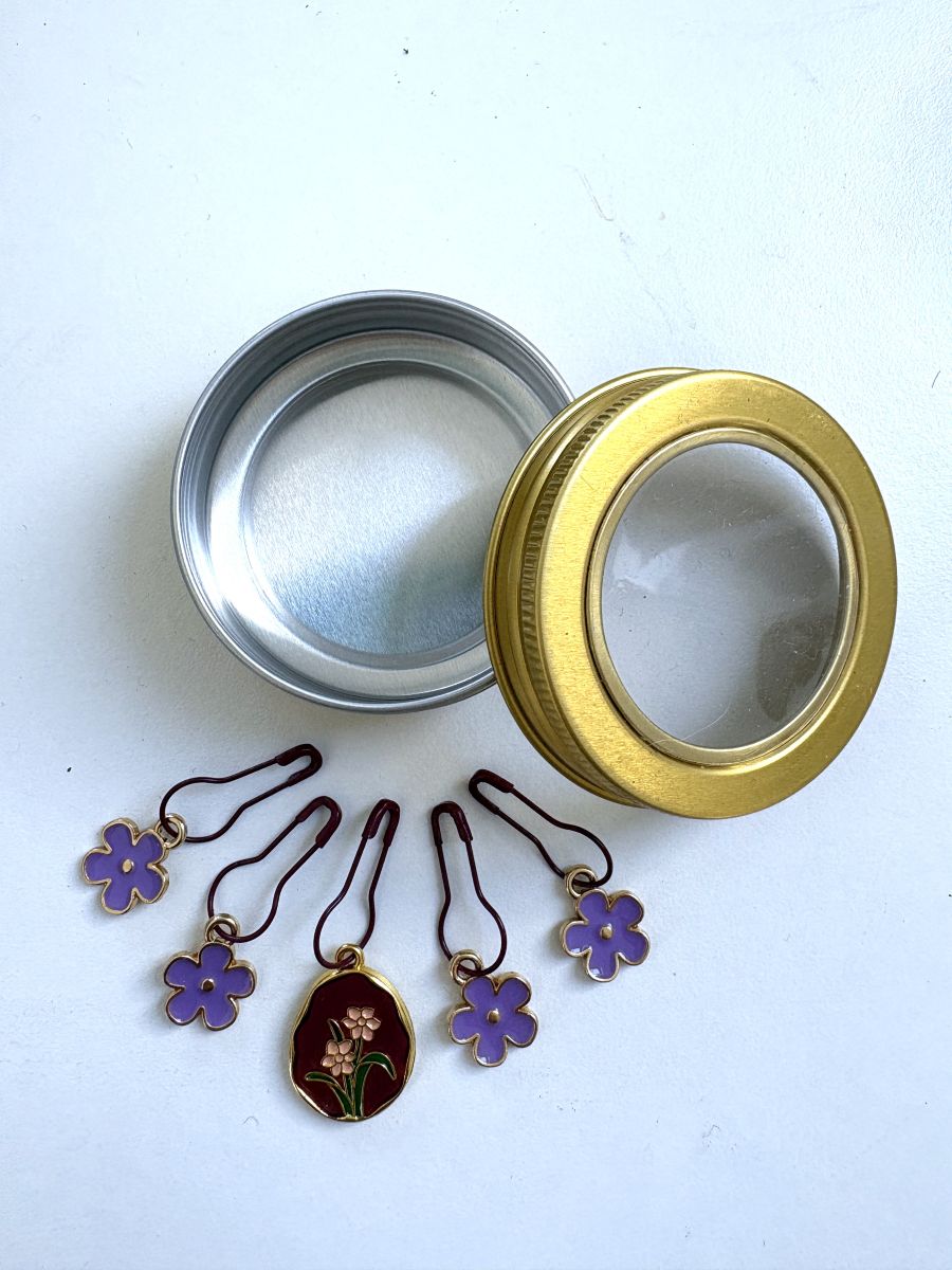 Stitch markers - Daisies - Lilac