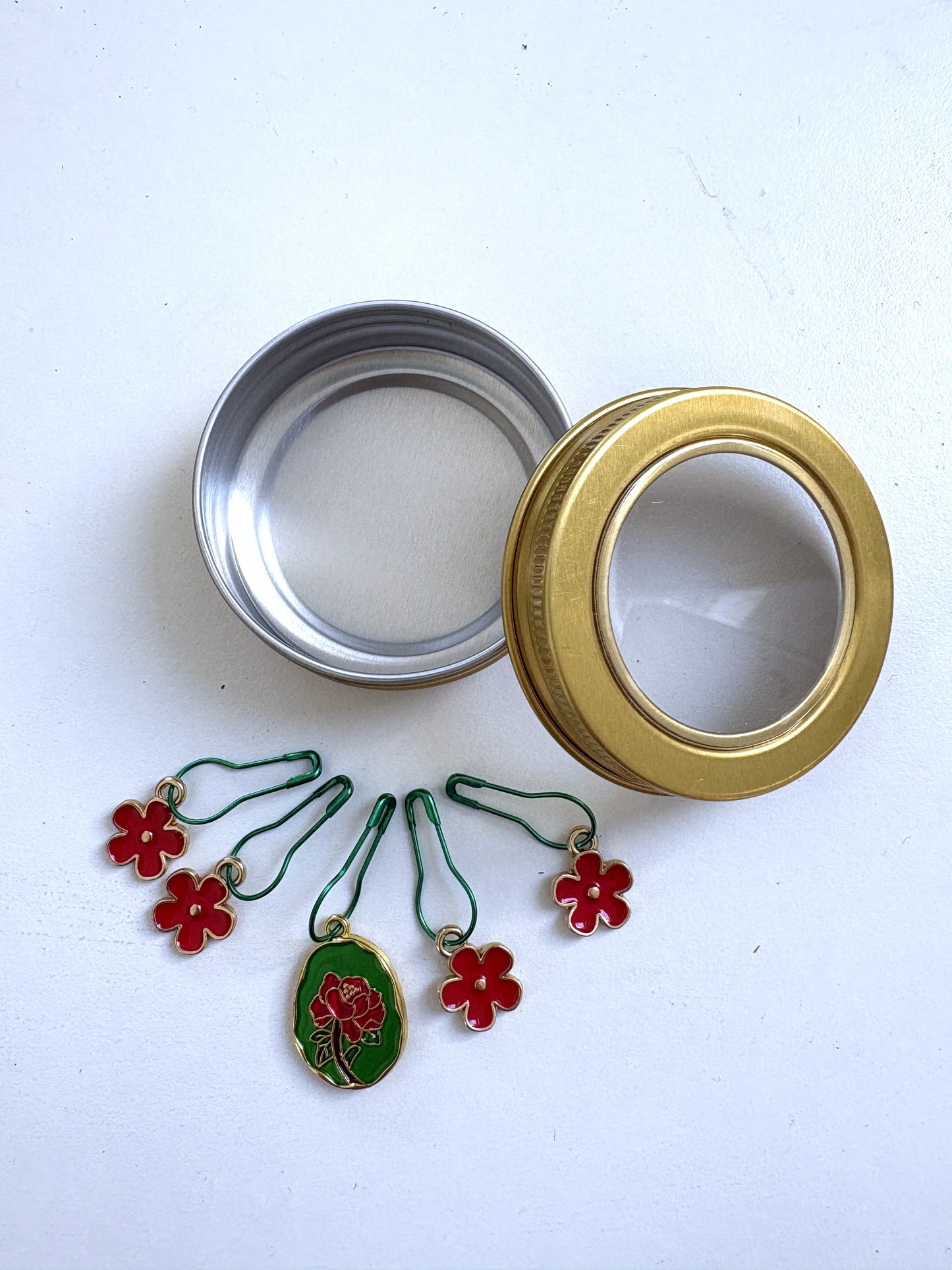 Stitch markers - Rose - Red