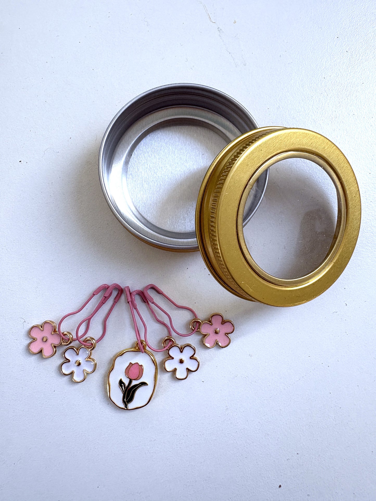 Stitch markers - Tulip - Pink and white