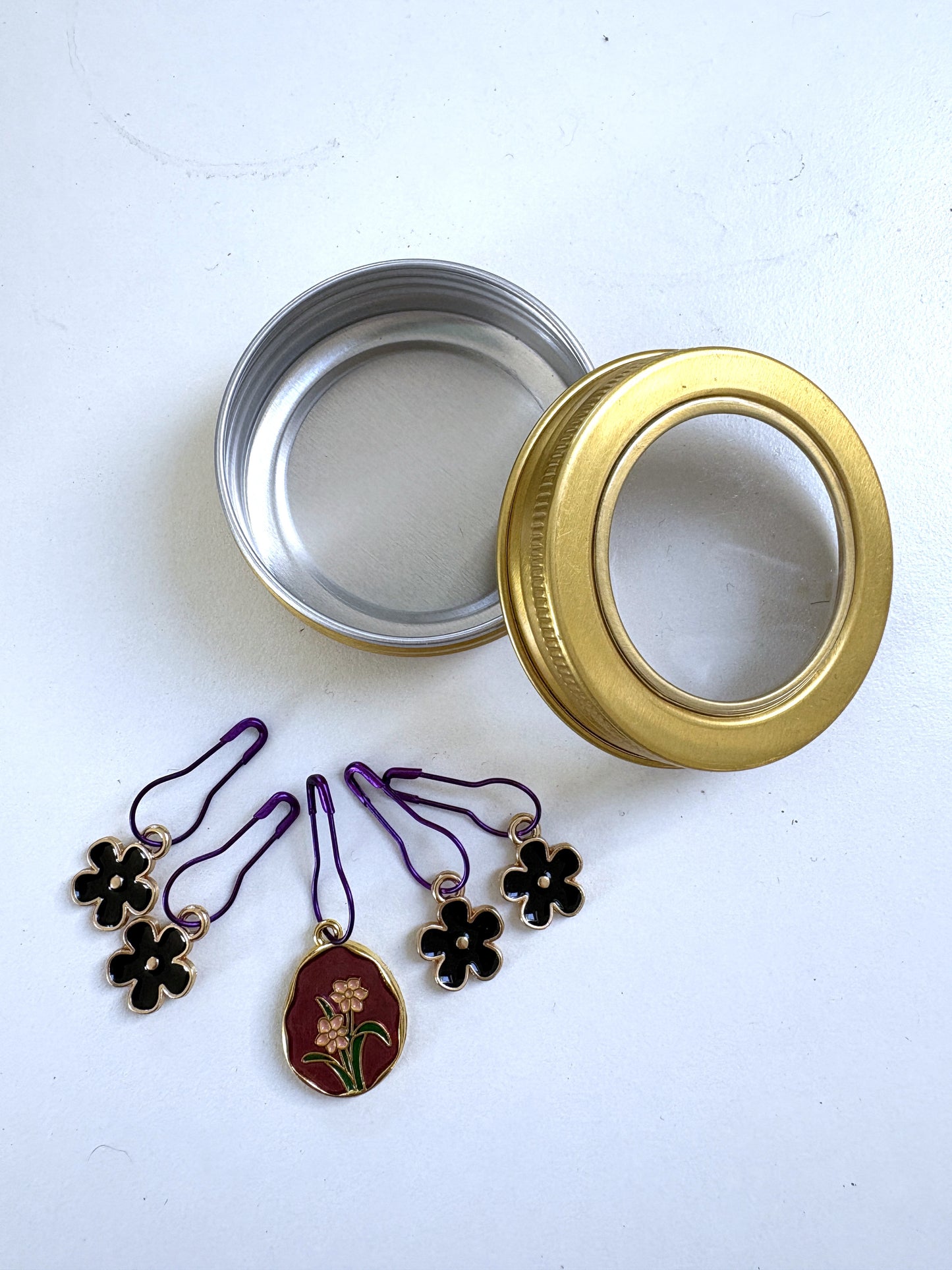 Stitch markers - Daisies - Black